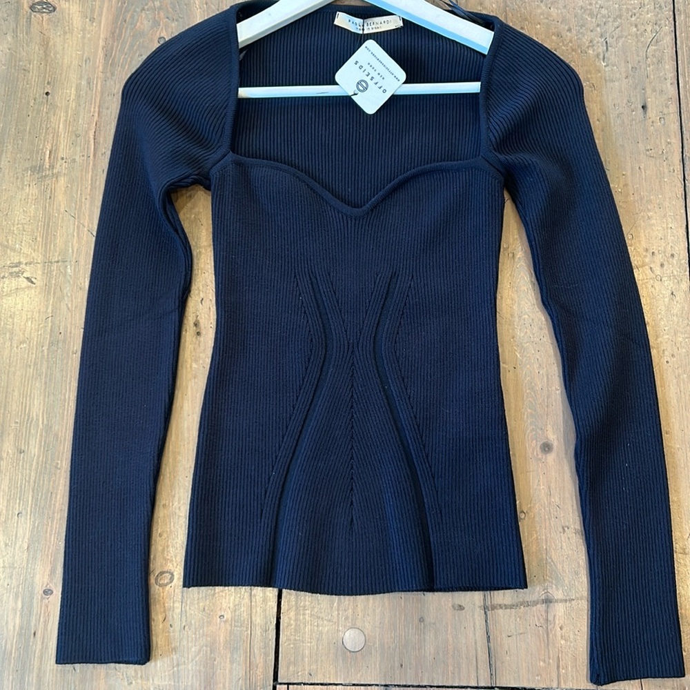 Paola Bernardi black top amazing fit